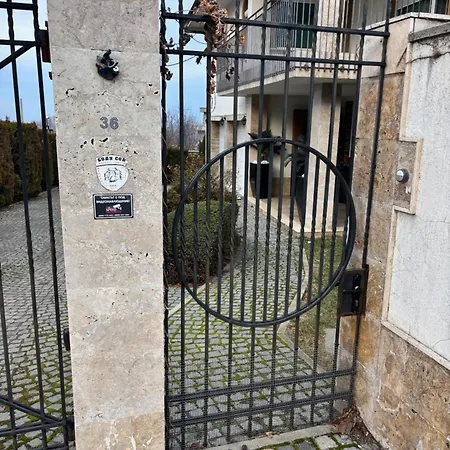 Krakra House
